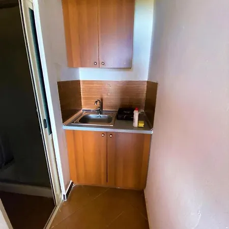 펜션 Ramo's Hilltop Retreat With Kitchenette And Patio - 1st Vlorë