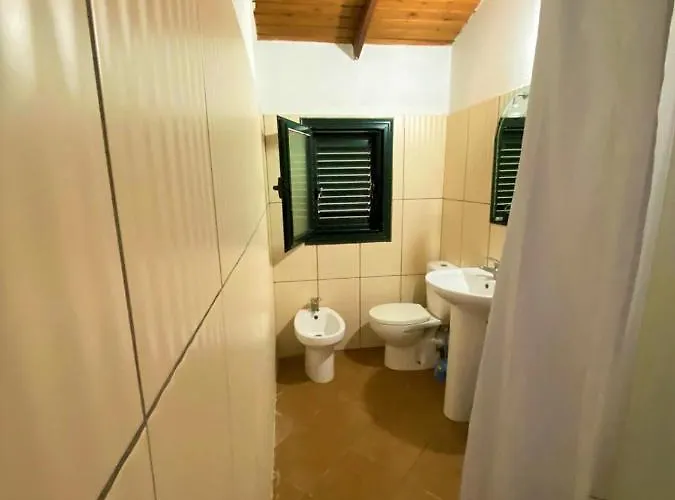 Ramo's Hilltop Retreat With Kitchenette And Patio - 1st