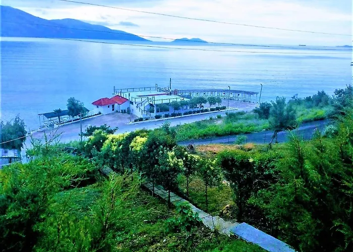 Ramo's Hilltop Retreat With Kitchenette And Patio - 1st *